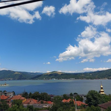 Casa Dalys Hotel Orsova Bagian luar foto