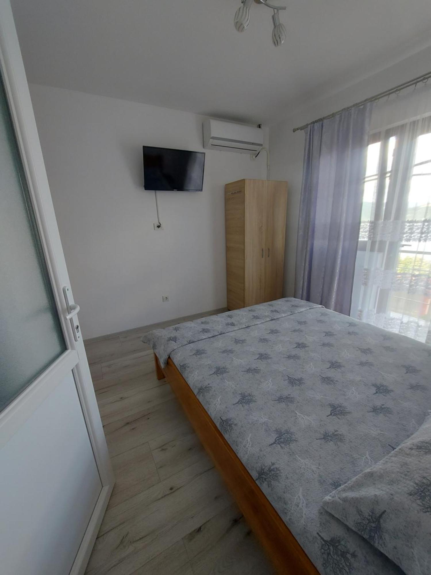 Casa Dalys Hotel Orsova Bagian luar foto