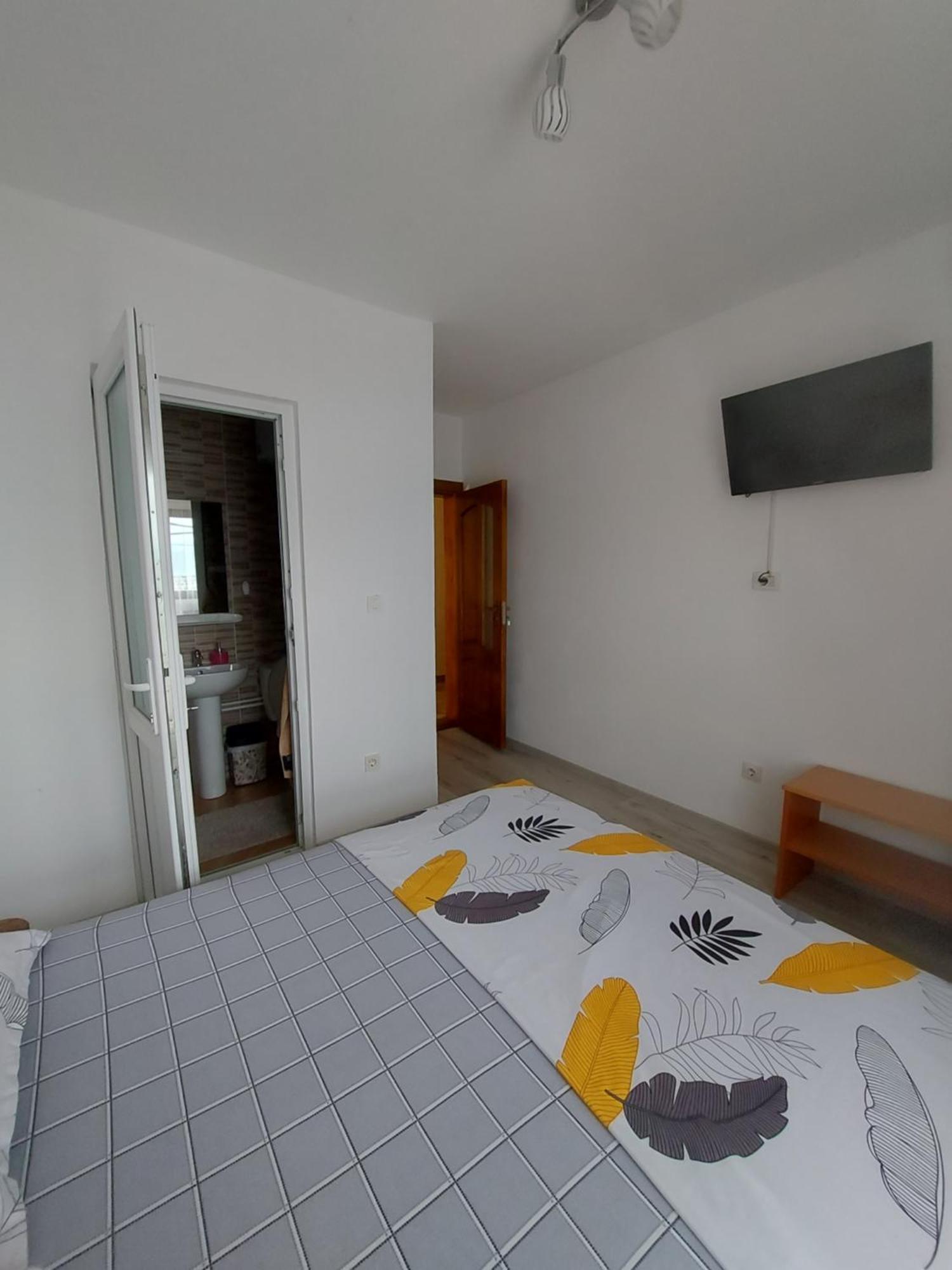 Casa Dalys Hotel Orsova Bagian luar foto