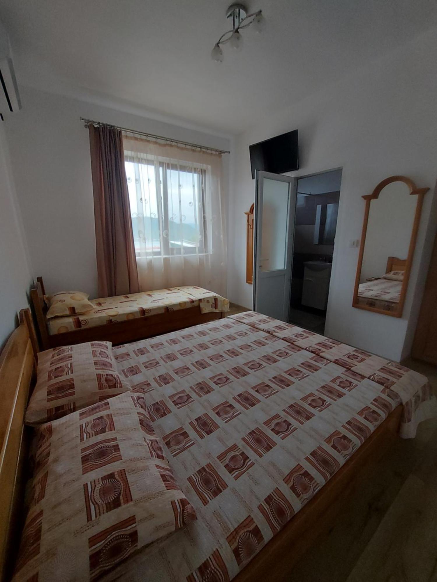 Casa Dalys Hotel Orsova Bagian luar foto
