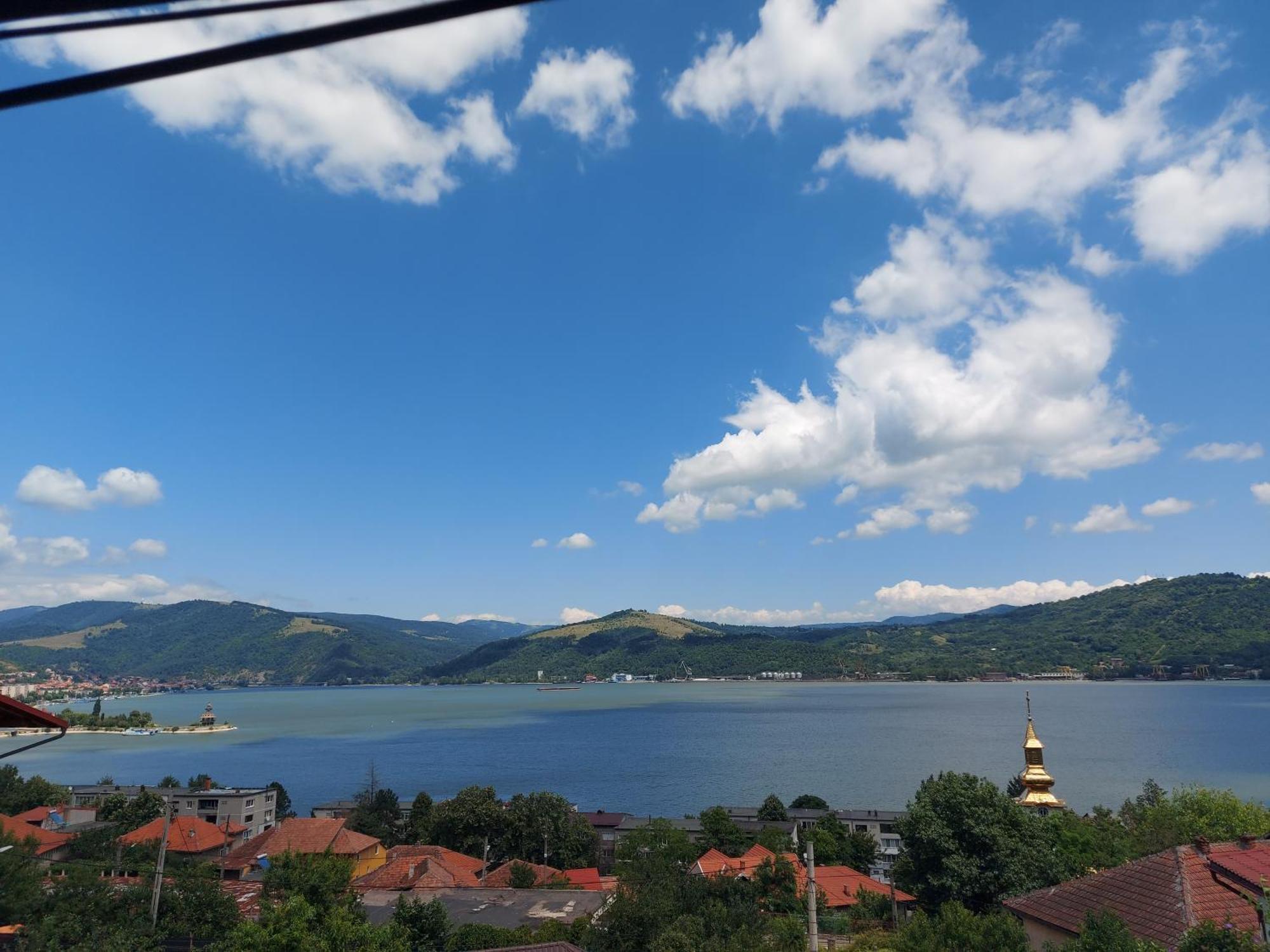 Casa Dalys Hotel Orsova Bagian luar foto